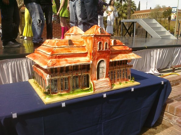 UA Old Main Cake