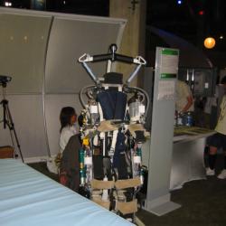 Assisted-lifting suit